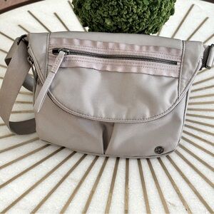 Lululemon Festival Bag lI Crossbody Zipper